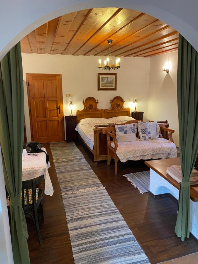 Oereghaz 1839 Hotel โชปาค ภายนอก รูปภาพ